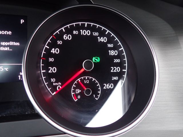 753686-79 Volkswagen AUV GOLF, 2015. Petrol / Gas. LOW MILES