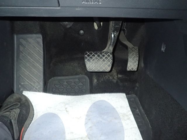 753686-82 Volkswagen AUV GOLF, 2015. Petrol / Gas. LOW MILES