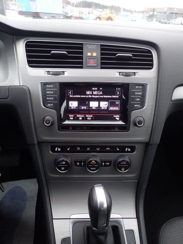 753686-83 Volkswagen AUV GOLF, 2015. Petrol / Gas. LOW MILES