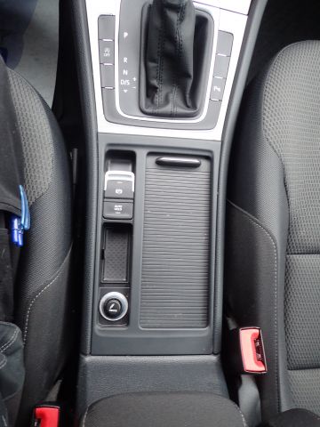 753686-85 Volkswagen AUV GOLF, 2015. Petrol / Gas. LOW MILES