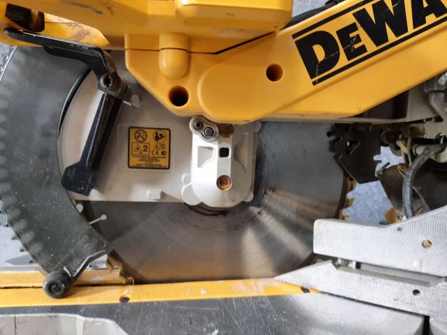 804794-4 Chainsaw - DeWalt DWS780 -QS