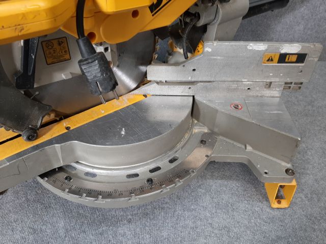 804794-5 Chainsaw - DeWalt DWS780 -QS