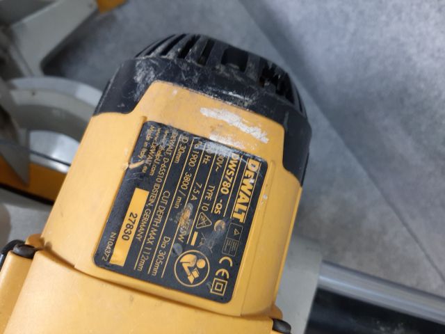 804794-8 Chainsaw - DeWalt DWS780 -QS
