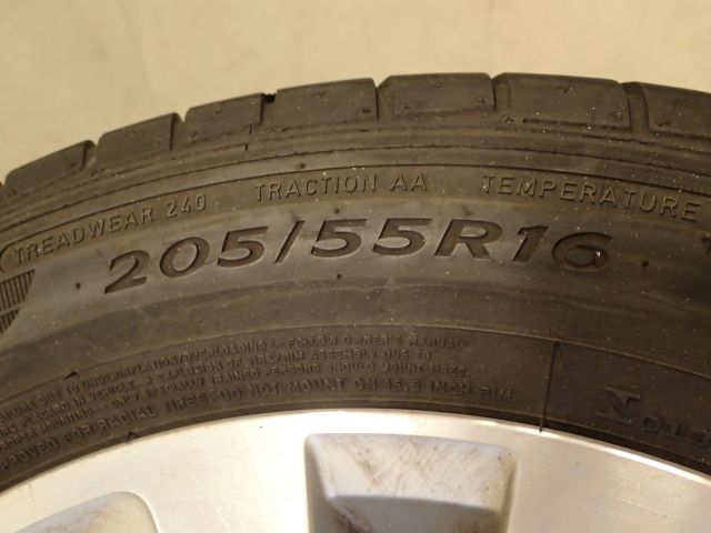 753686-106 Volkswagen AUV GOLF, 2015. Petrol / Gas. LOW MILES