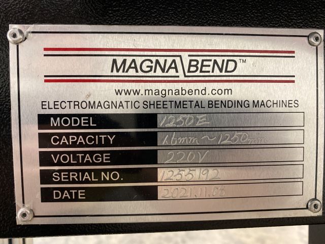 865566-8 Folding machine Magnabend 1250E