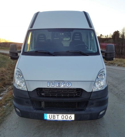 867057-2 Iveco Daily Van 2.3 JTD -2014 (126hp, 107755km)