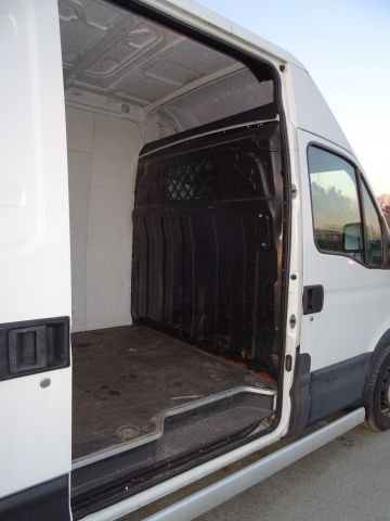 867057-25 Iveco Daily Van 2.3 JTD -2014 (126hp, 107755km)
