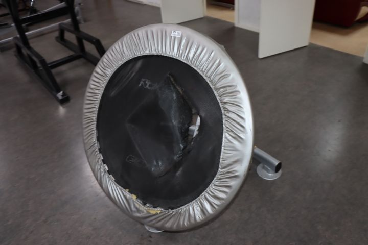 788047-1 Exercise equipment defective - Slängd Gymmet Spånga