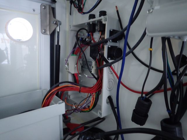 861417-27 Trailer HAPERT R13, 2010 with special cover. (Repair item)