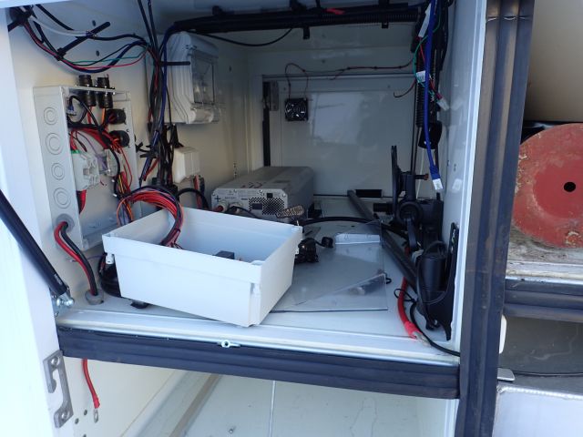 861417-32 Trailer HAPERT R13, 2010 with special cover. (Repair item)