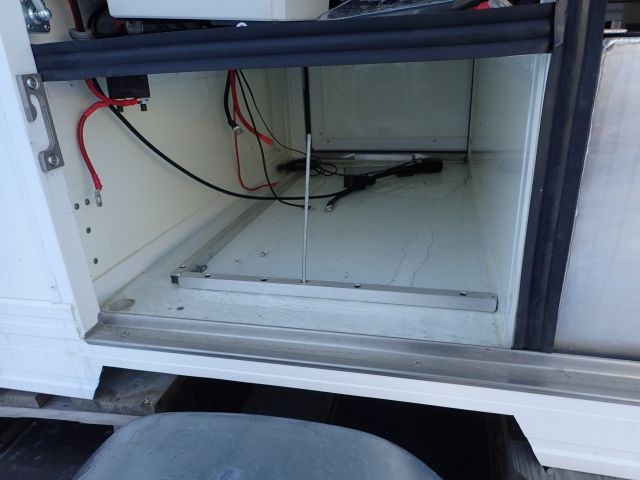 861417-33 Trailer HAPERT R13, 2010 with special cover. (Repair item)