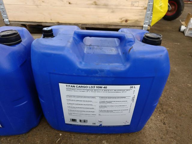 754264-2 40L TITAN CARGO LD3 10W-40 synthetic engine oil