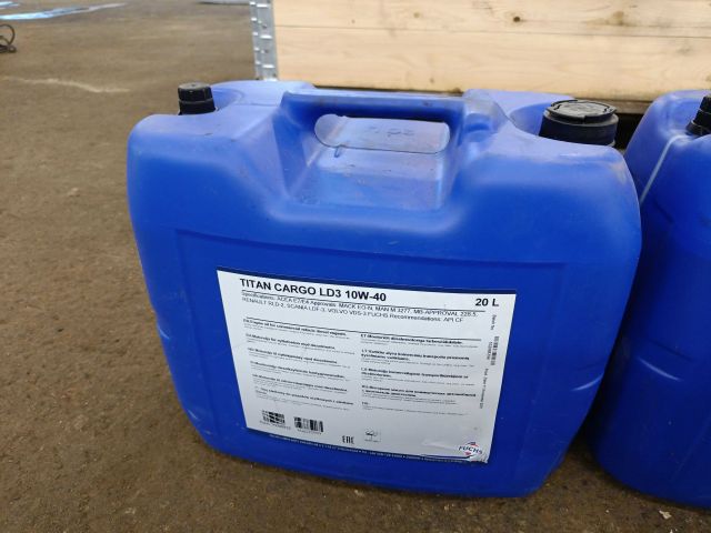 754264-3 40L TITAN CARGO LD3 10W-40 synthetic engine oil