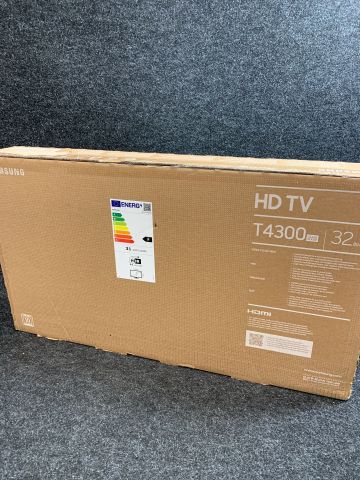 867101-2 32 "LED TV Samsung UE32T4305AKXXC