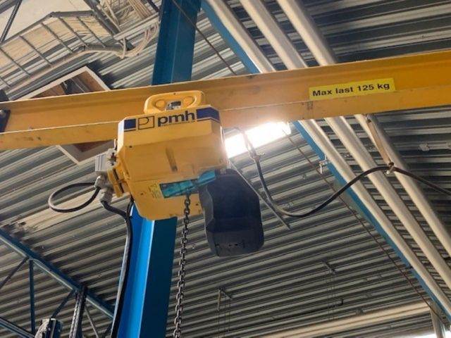 866406-3 Traverse crane PMH / Wall swivel crane