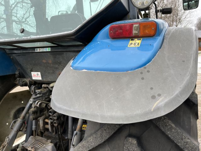 869960-12 New Holland TS 110 with front loader RAZ400