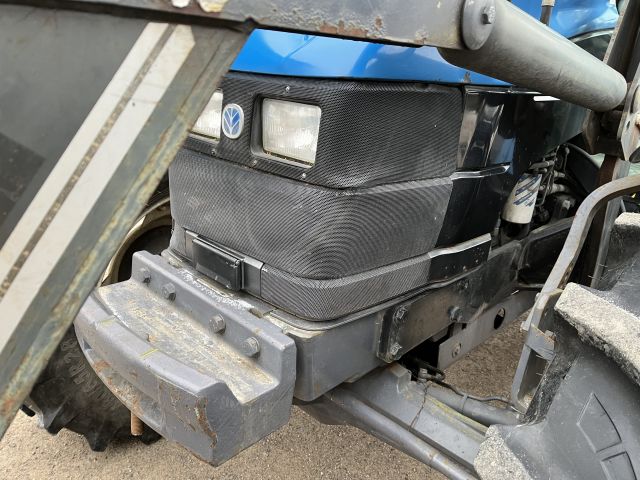 869960-19 New Holland TS 110 with front loader RAZ400
