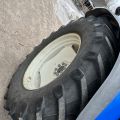 869960-28 New Holland TS 110 with front loader RAZ400