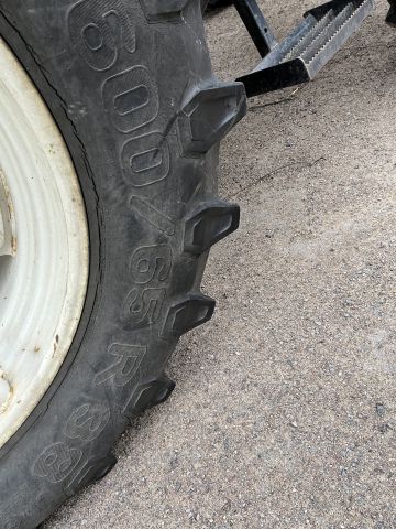 869960-31 New Holland TS 110 with front loader RAZ400
