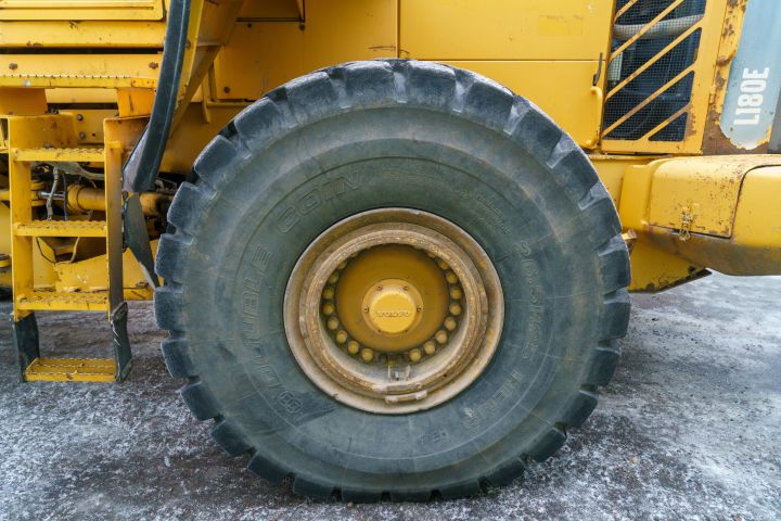 865124-15 Wheel loader Volvo L180E, 2006