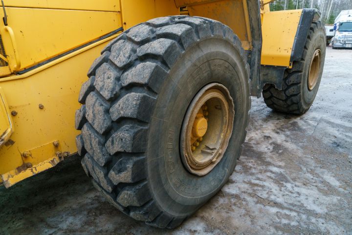 865124-16 Wheel loader Volvo L180E, 2006