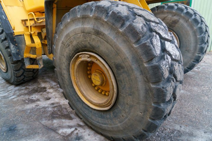 865124-17 Wheel loader Volvo L180E, 2006