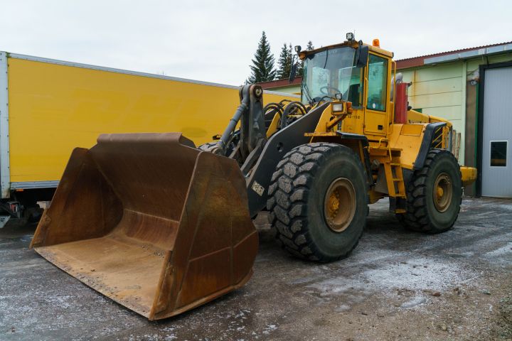 865124-28 Wheel loader Volvo L180E, 2006