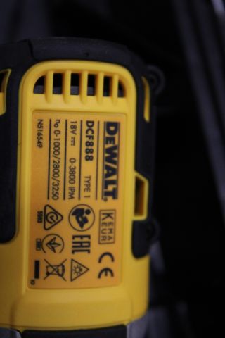830222-7 Screwdriver * Impact screwdriver * Dewalt Models DCF 888. 18 V