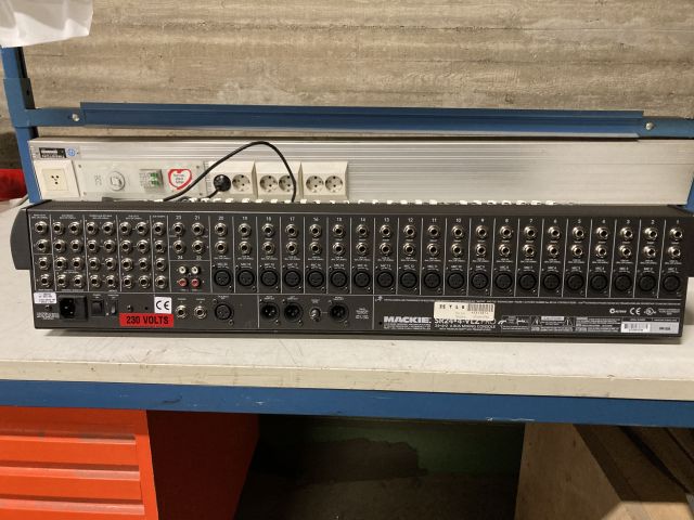 870305-6 Mackie SR 24.4-VLZ Pro SR Series 24x4x2 4 Bus Mixing Console