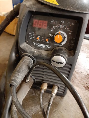 804533-4 TIG welder - Jasic Pro TIG 200 AC / DC
