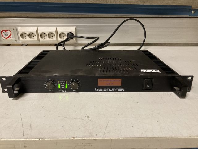 870329-1 Lab.Gruppen iP 450 Power Amplifier