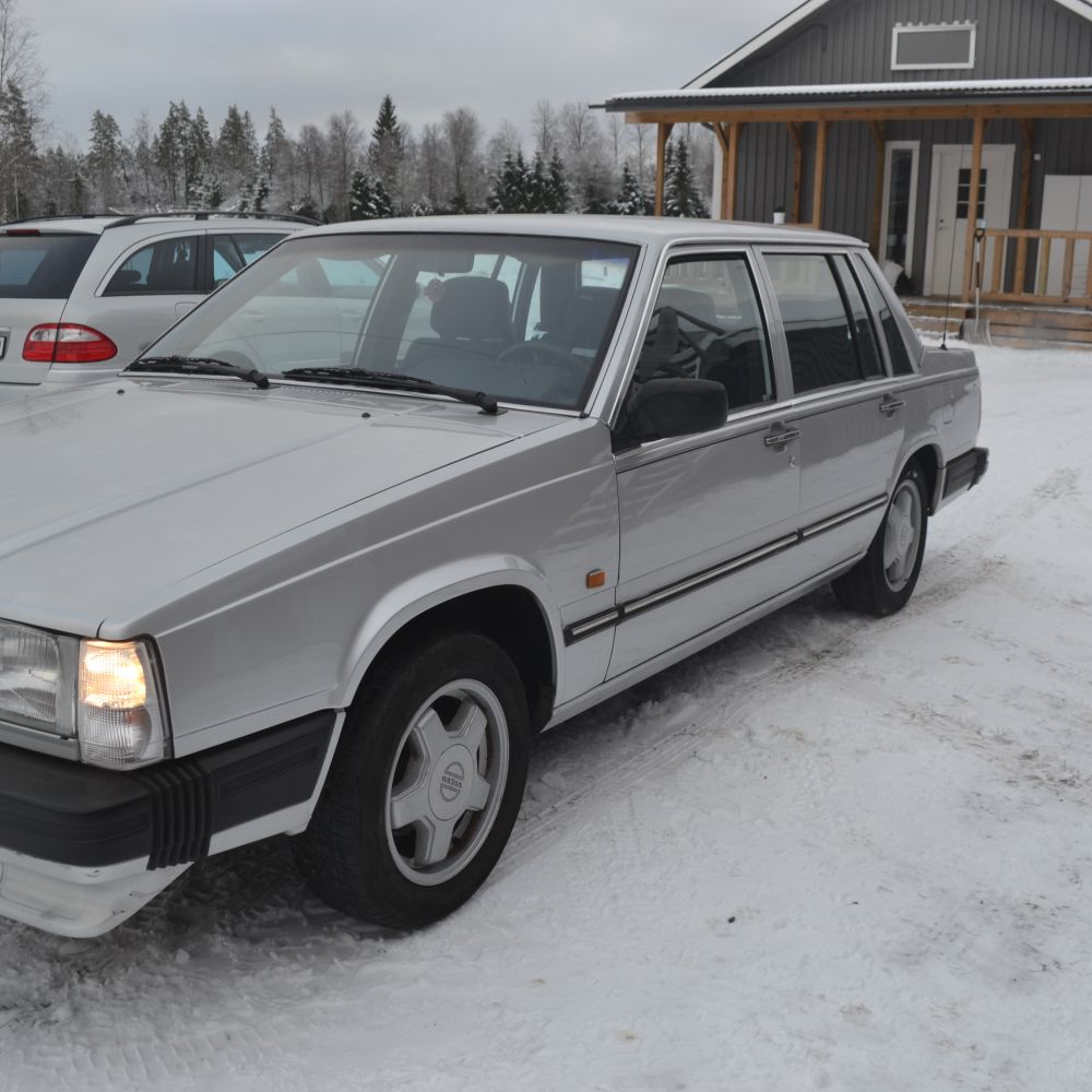 870757-2 VOLVO 744-842 GLE, 1988, 129 hk