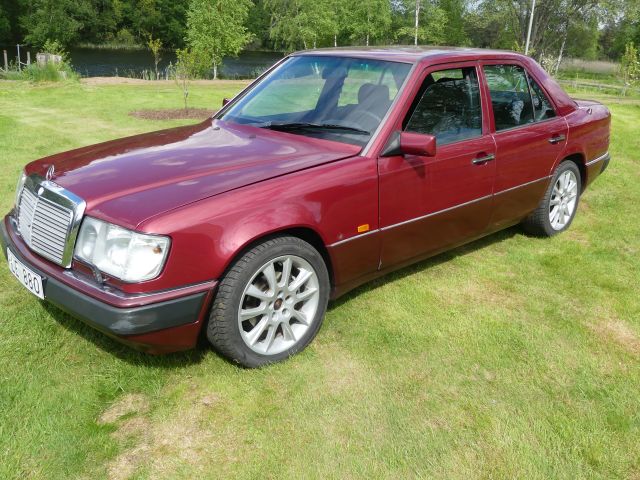 870767-1 Mercedes-Benz 220 E -1993