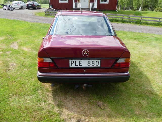 870767-4 Mercedes-Benz 220 E -1993