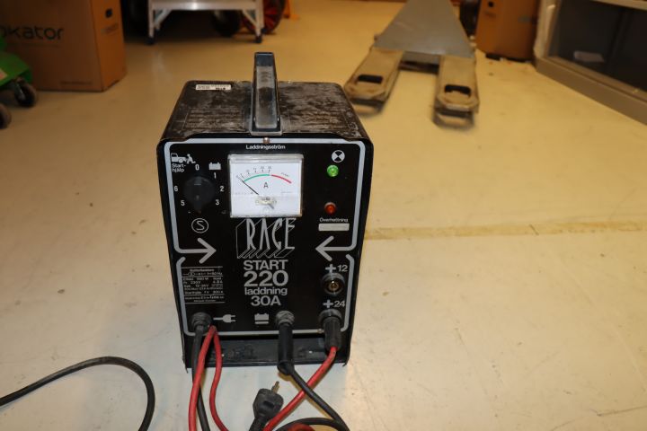 659268-3 Battery charger Race Start 220