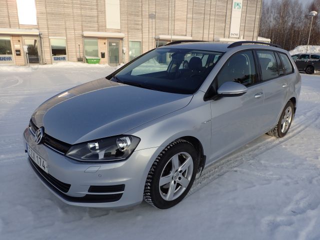 753687-1 Volkswagen AUV GOLF, 2015. Petrol / Gas. LOW MILES