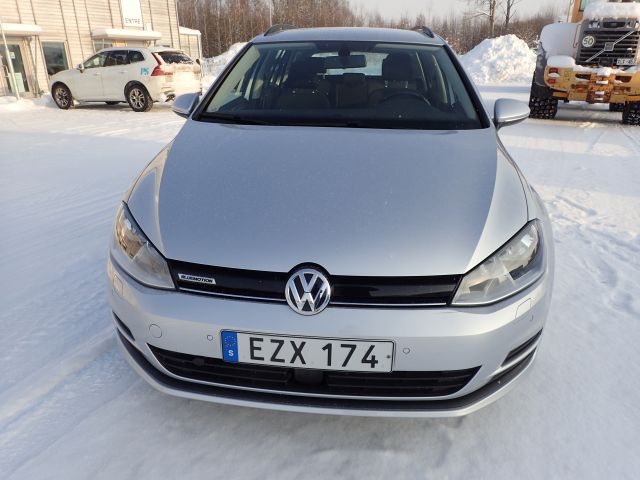 753687-2 Volkswagen AUV GOLF, 2015. Petrol / Gas. LOW MILES