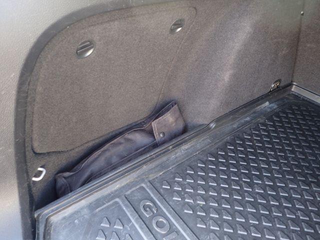 753687-53 Volkswagen AUV GOLF, 2015. Petrol / Gas. LOW MILES