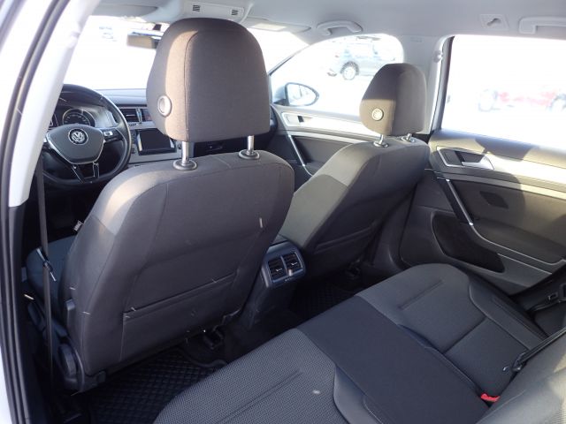 753687-61 Volkswagen AUV GOLF, 2015. Petrol / Gas. LOW MILES