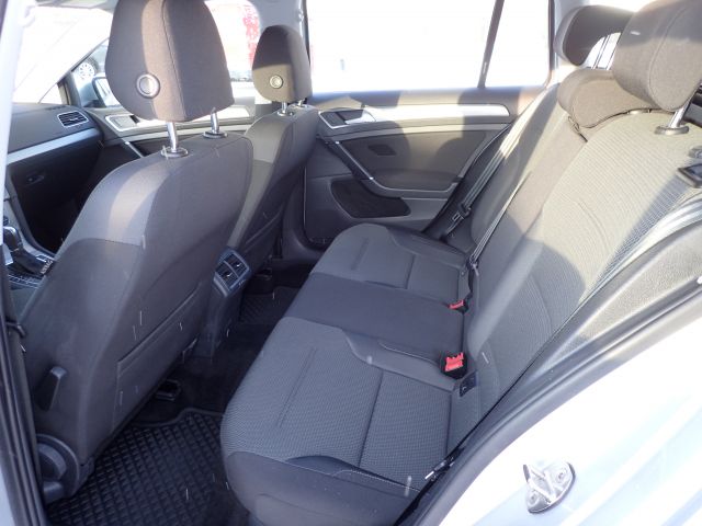 753687-62 Volkswagen AUV GOLF, 2015. Petrol / Gas. LOW MILES