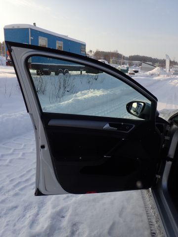 753687-64 Volkswagen AUV GOLF, 2015. Petrol / Gas. LOW MILES