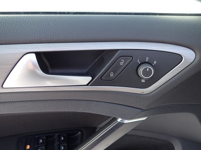 753687-65 Volkswagen AUV GOLF, 2015. Petrol / Gas. LOW MILES