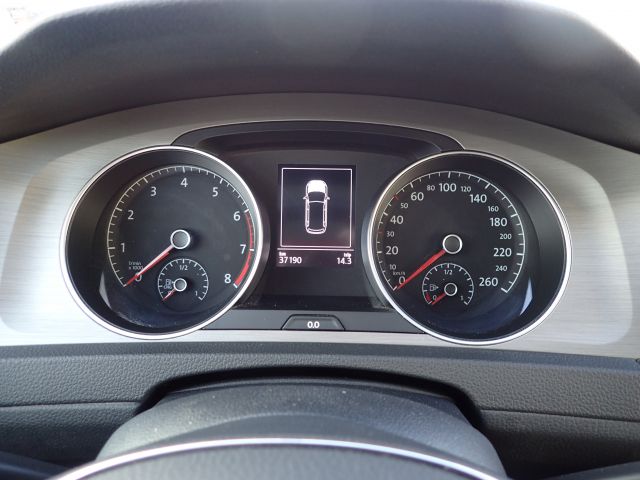 753687-70 Volkswagen AUV GOLF, 2015. Petrol / Gas. LOW MILES