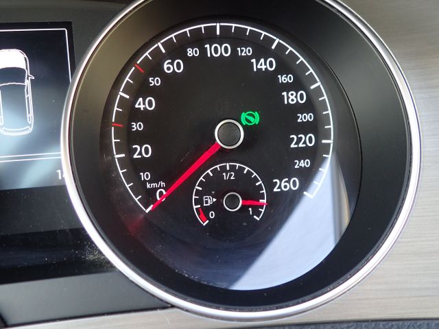 753687-76 Volkswagen AUV GOLF, 2015. Petrol / Gas. LOW MILES