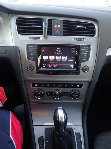 753687-77 Volkswagen AUV GOLF, 2015. Petrol / Gas. LOW MILES