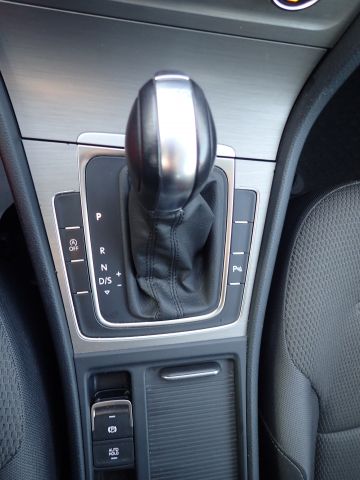 753687-78 Volkswagen AUV GOLF, 2015. Petrol / Gas. LOW MILES