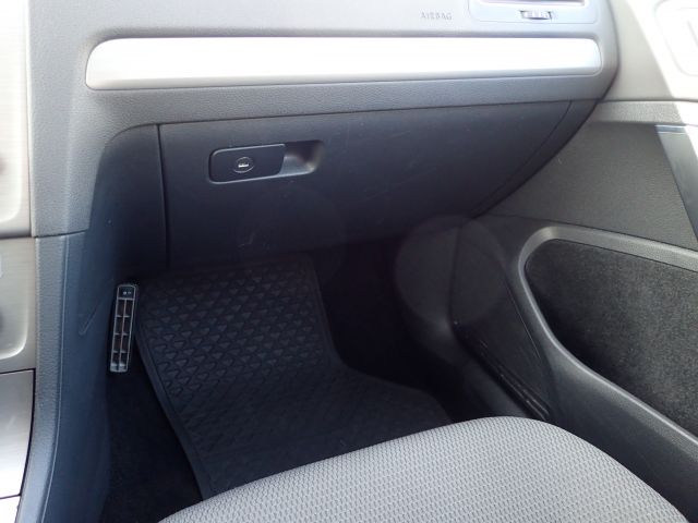 753687-81 Volkswagen AUV GOLF, 2015. Petrol / Gas. LOW MILES