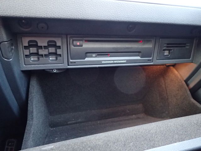 753687-83 Volkswagen AUV GOLF, 2015. Petrol / Gas. LOW MILES