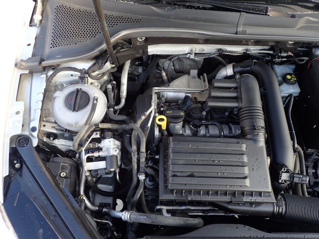 753687-94 Volkswagen AUV GOLF, 2015. Petrol / Gas. LOW MILES