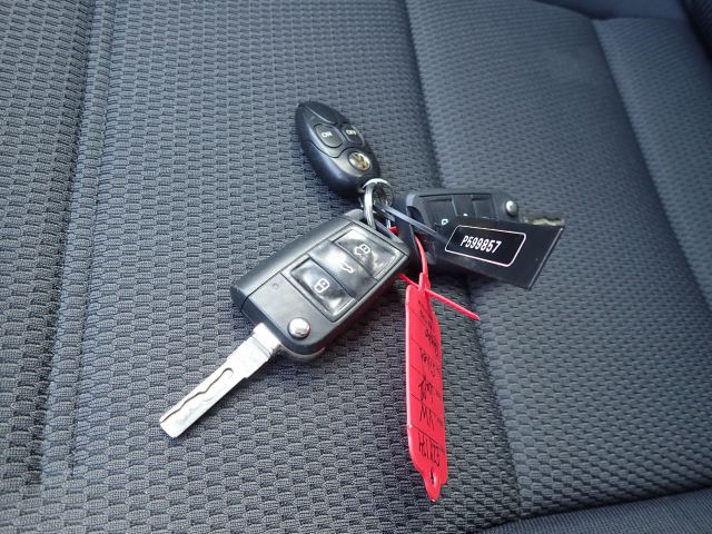 753687-99 Volkswagen AUV GOLF, 2015. Petrol / Gas. LOW MILES